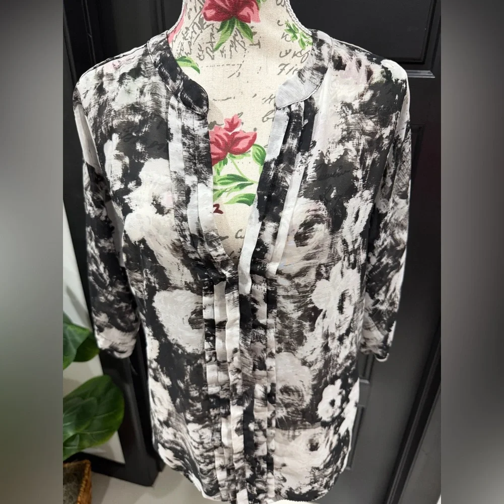 GAP Black & White Floral Brushstroke Tunic - Picture 4 of 8